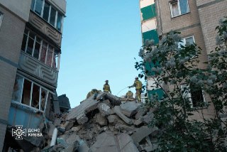 В Киеве в результате ночных ударов пострадали 16 человек, один человек погиб, рассказали местные власти.