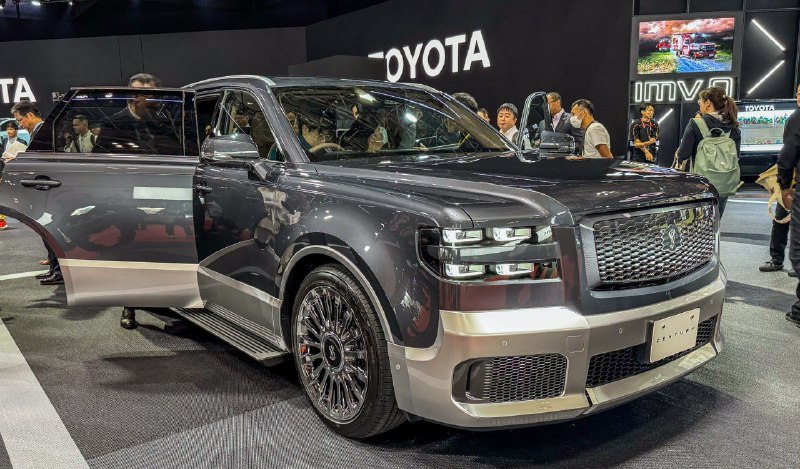 В рамках Токийского автосалона состоялся публичный дебют Toyota Century SUV 7