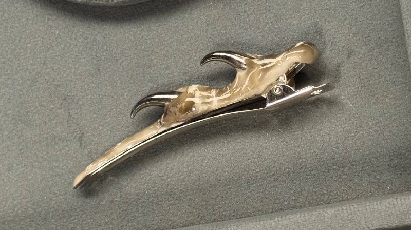 Украшения для волос это редкость, особенно красивые! Заприметила пару заколок от бренда CASPER. Мне лично не подошли, сливаются с цветом волос. Но уверена, кому-то понравятся 💘Кажется, в Studio Slow не хватает моего бренда украшений HAIRPIN для волос 🤔Украшения для волос это редкость, особенно красивые! Заприметила пару заколок от бренда CASPER. Мне лично не подошли, сливаются с цветом волос. Но уверена, кому-то понравятся 💘Кажется, в Studio Slow не хватает моего бренда украшений HAIRPIN для волос 🤔