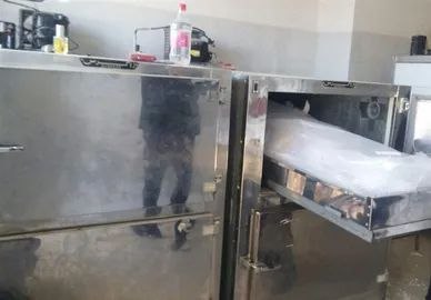 🚫👆 לאחר בדיקה, גילינו שהתמונה הזו מזויפת והתמונה האמיתית היא לשנת 1996 בחדר המתים דהדאשט.
