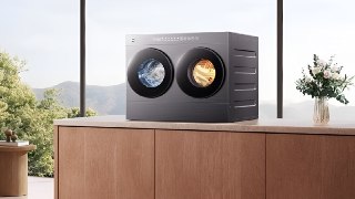 Xiaomi выпустила компактную стиральную машину с двумя барабанамиБарабаны вместимостью по 2,5 кг отделены друг от друга, имеют дозаторы моющего средства и систему вентиляции, чтобы бельё не стухло после стирки.В машинке есть 34 пресета стирки, включая береж