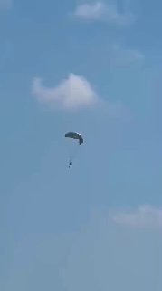 🚨 מצנח נצפה עף בשמי זאוטאר והסביבה. טיבו אינו ידוע עדיין ואיזה מטרה היא ההתקפה הקרקעית!