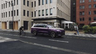 В Пекине представили Lixiang L9 Livis  Это новый флагманский кроссовер Lixiang по цене от 560 тысяч юаней (~6,2 млн рублей).  › Активная подвеска, где каждое колесо может подниматься и опускаться отдельно › Рулевое управление «по проводам» › Подруливающие…