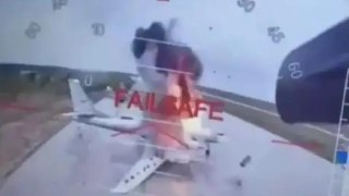 Мосгорсуд освободил четверых дальнобойщиков, обвиняемых в терроризме из-за операции «Паутина», следствие не нашло прямых доказательств их вины, выяснил «Коммерсант».1 июня 2025 года беспилотники в рамках операции, которой СБУ дала название «Паутина», атако
