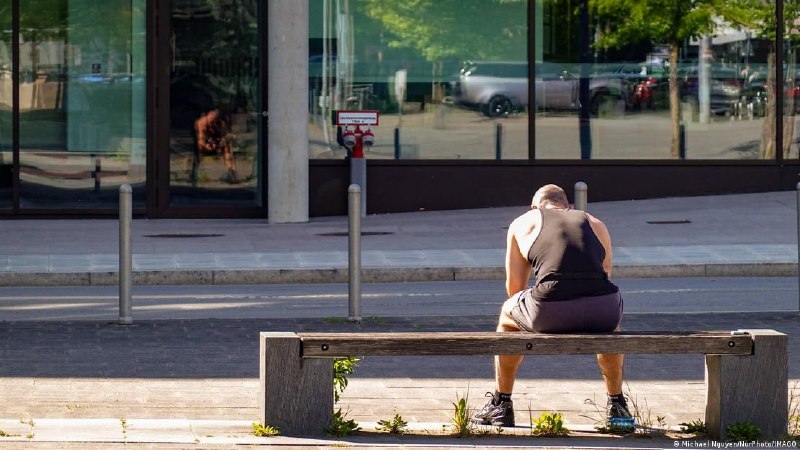 🌿 Из-за майской супержары в Германии кое-где уже не хватает питьевой водыВ небольшом городе Юлих на юго-западе ФРГ так резко возросло потребление воды, что ситуация после длинных выходных, приуроченных к празднику Пятидесятницы, приблизилась к чрезвычайной