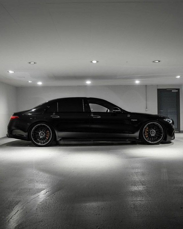 2024 S63 AMG E-Performance 4.0-L V8 BITURBO 840 л.с. 0-100 км/ч 2.8 сек 2