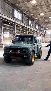 ⁣Custom Land Rover Defender 90