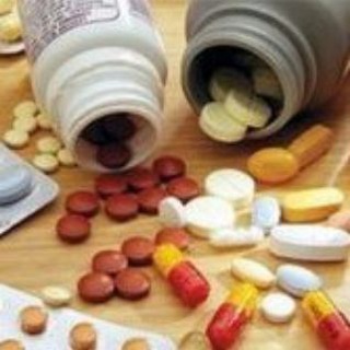مجموعة التبرع بالأدوية والأجهزة والمستلزمات الطبية.