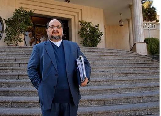 خبر فوری: خرج کردن از نام رییس جمهور ،" تهدید علیه امنیت ملی" است/ ادعای شریعتمداری، خلاف سیره قانونگرایی پزشکیان استپزشکیان در تم