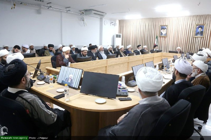 خبرگزاری حوزه: 📸 تصاویر/ جلسه هم اندیشی مدیران مدارس حوزه علمیه قمجلسه هم اندیشی مدیران مدارس حوزه علمیه قم با حضور حجت‌الاسلام والمسلم