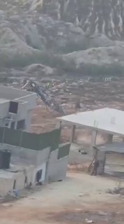 الاحتلال يهدم منازل قرب مخيم قلنديا شمال القدس