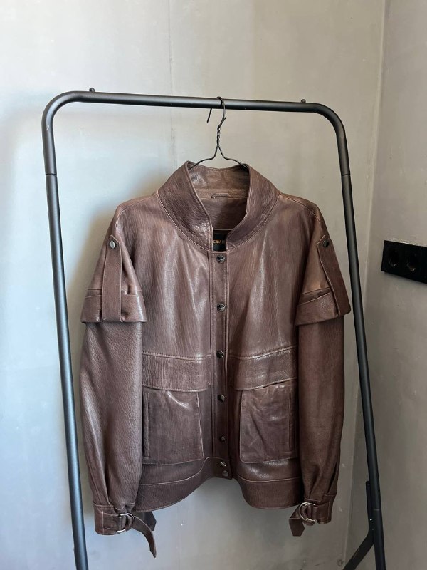 Продам натуральные кожаные куртки, зернистая кожа производство Италия, шикарное качество натуральна — фото 1