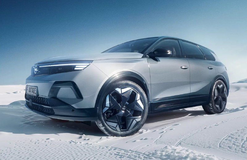 Opel Grandland впервые получил полный привод и 325 л.с.