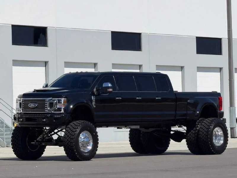 Тюнинг-ателье в США превратило Ford F-450 в 11-МЕСТНЫЙ лимузин.Пикап растянули д
