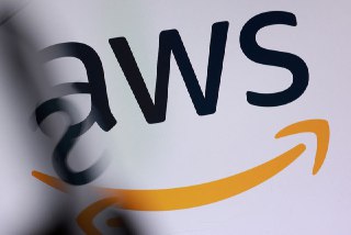 亚马逊股价飙升，人工智能热潮推动AWS云业务实现惊人增长Amazon shares soar as AI boom fuels stellar growth in AWS cloud unit (finance.yahoo.com)10-31via Buzzing