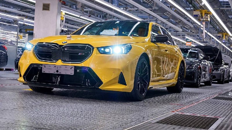 На заводах BMW стартовало производство M5 и новой 1 серии