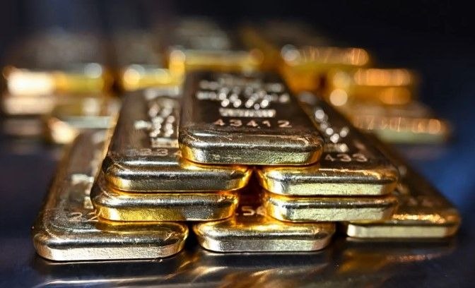 بورس۲۴ | Bourse24: 🟣 درخشش طلا!🔹 در این لحظات #قیمت_آتی هر اونس طلا با 120 دلار رشد به مرز 4700 دلار رسیده است. امروز نوسان ارزش دلار در بر