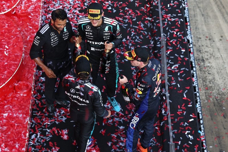 Макс Ферстаппен не тонет в мечтах о титуле? Как Red Bull всё ещё отстаёт от Мерс