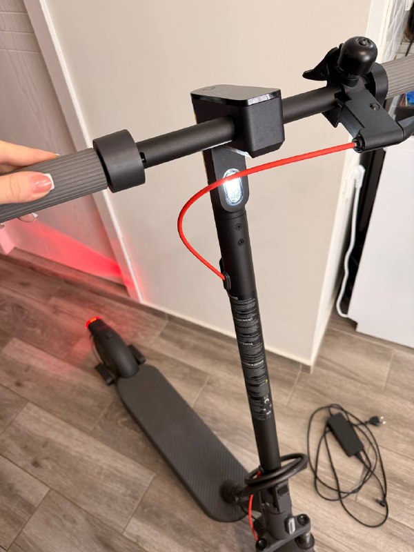 Продаю электросамокат Xiaomi Electric 5 в отличном состоянии. Покупала в Батуми.