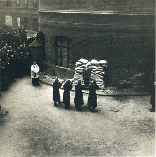 Execution of the former prime minister of Nazi Hungary, 1946.Time Machine | Historical Photo