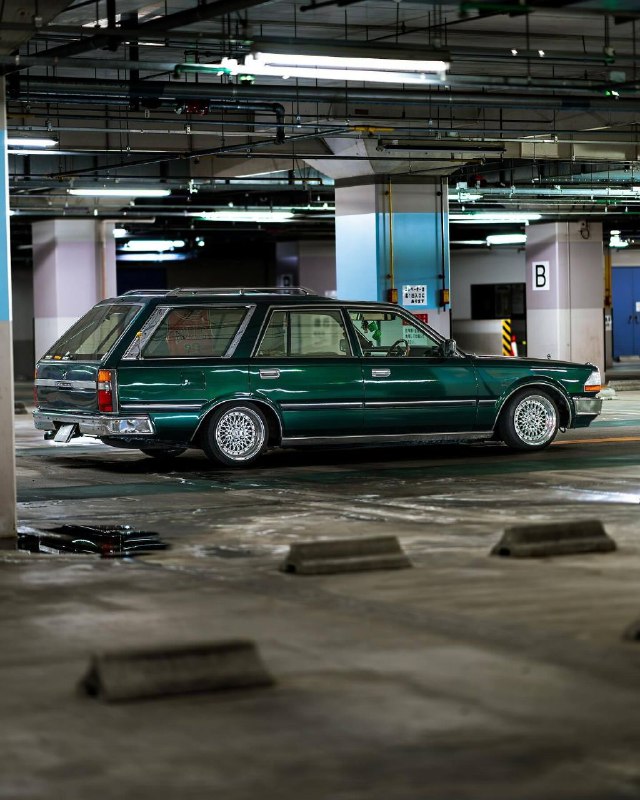 Nissan Cedric/Gloria Wagon 8