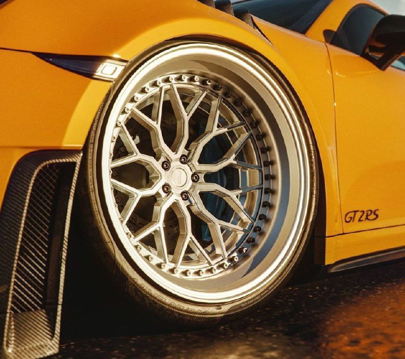 Porsche 4