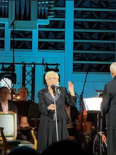 91-летняя Алиса Фрейндлих впервые за долгое время вышла на сцену ❤️ Актриса выст