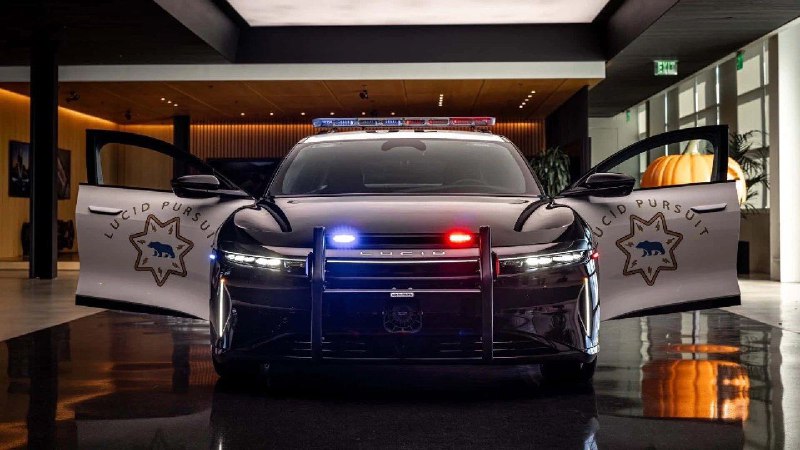 Электрокар Lucid Air превратили в полицейскую «догонялку» 2
