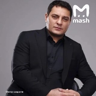 Автора легендарного "За тебя калым отдам" Мурата Тхагалегова экстренно госпитализировали в Новосибирске — у артиста открылось кровотечение пищевода, его готовят к операции. По данным Mash, певец попал в больницу сразу после прилёта в Новосибирск, где 13 ию