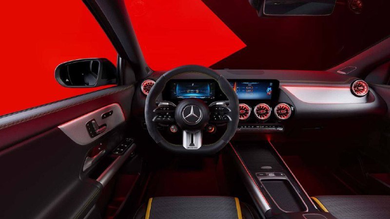 Mercedes-Benz обновил флагманский кроссовер GLA 45 S 3