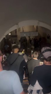 Отключение электричества произошло в нескольких районах Москвы, в том числе в Хамовниках, сообщают местные жители.«На Ленинском [проспекте] светофоры отключены», — пишет канал «Шаболовка, Даниловский, Замоскворечье».Частично обесточен ТЦ «Гагаринский», око