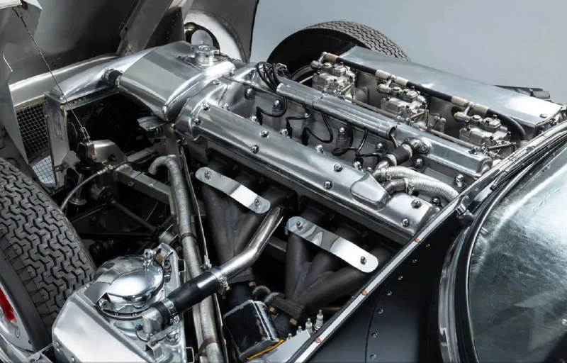 Jaguar XKSS 1957 года продают за 13 млн евро 3