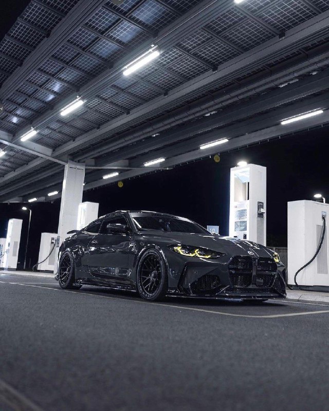 BMW M4 5