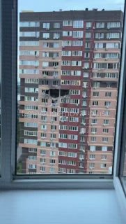 Украинские дроны атаковали несколько регионов. Что известно:⚪️ Ростов-на-Дону. Во время ночной атаки погибли два человека, ранения получили пять человек, двое из них — в тяжелом состоянии, сообщил губернатор Юрий Слюсарь.Глава Ростова Александр Скрябин уто