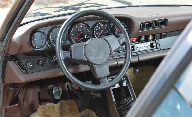 Porsche 911 Turbo 3.3 Coupe (930) 6