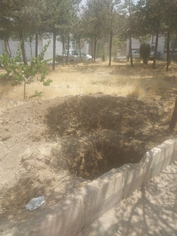 امروز غرب🌱: ♻️صدای شهروند۲۳۳امروز صدای بیل وکلنگ درکوچهشنیدم به کوچه رفتم دیدم با کمال ناباوری محل استقرارتیربرق راکه چندماه پیش گذا
