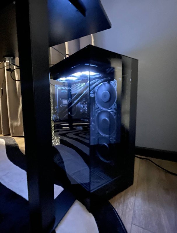 Продаю корпус Thermaltake CTE E550. огромный и вместительный кейс для любых сборок. Установлено два — фото 1