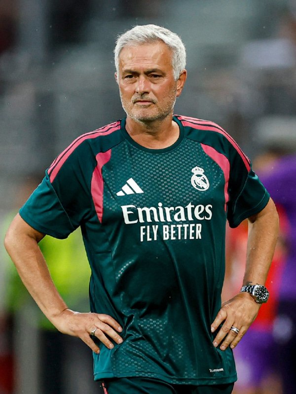 رئال ‌مادرید توییت | Real Madrid Tweet: 🚨 بازار نقل و انتقالات رئال مادرید ممکن است هنوز به طور کامل بسته نشده باشه.🟢 احتمالاً تا پایان دوره نقل و انتقالات، اتف