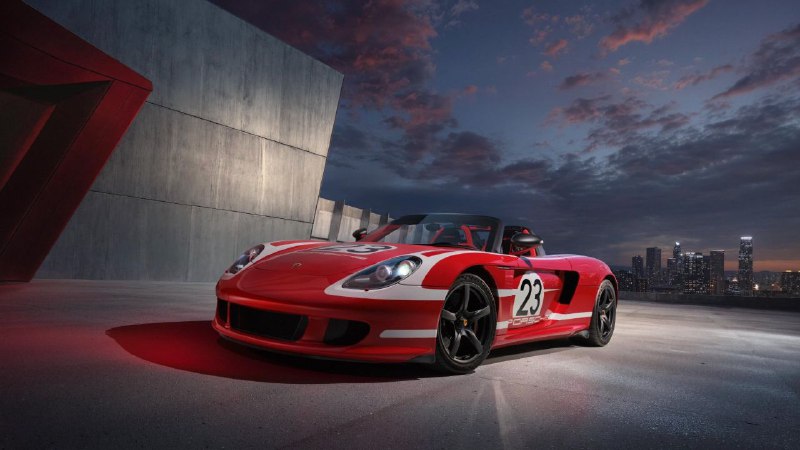 Компания Porsche восстановила этот 20-летний Carrera GT до состояния "нулевого пробега".