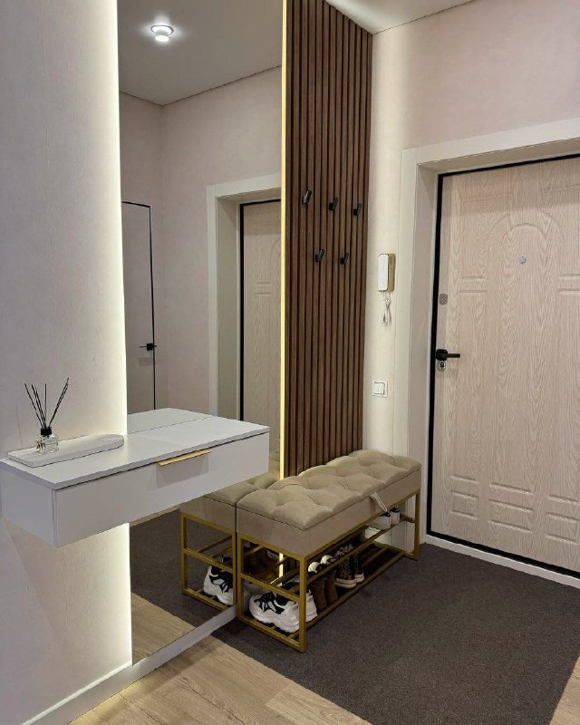 Обустроили прихожую. Какой вариант понравился больше? - Первый - Второй Дизайн и ремонт Please open Telegram to view this post VIEW IN TELEGRAM - изображение 1 - telegram, view, обустроили