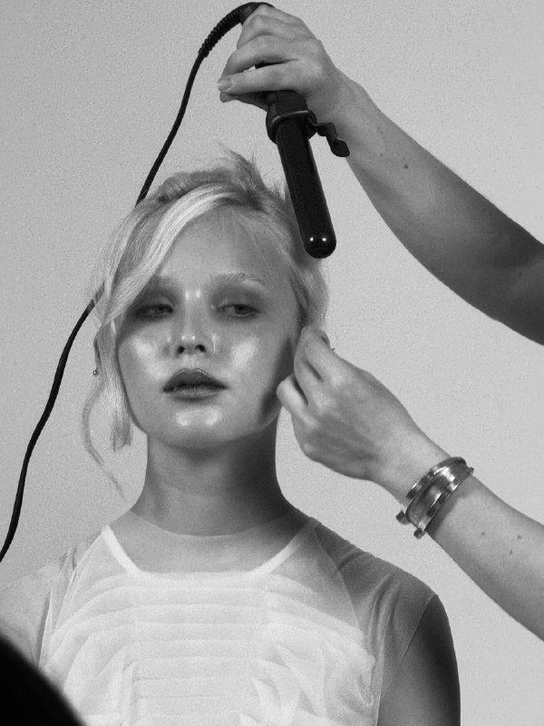 Я:Так люблю работу с волосами!Не могу остановиться делиться своими знаниями с коллегами!O боже, как же меня вдохновляют их заряженные глаза!Я:Так люблю работу с волосами!Не могу остановиться делиться своими знаниями с коллегами!O боже, как же меня вдохновляют их заряженные глаза!