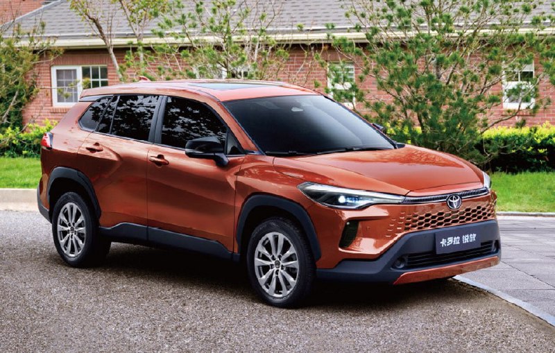Обновлённая Toyota Corolla Cross добралась до Кита...