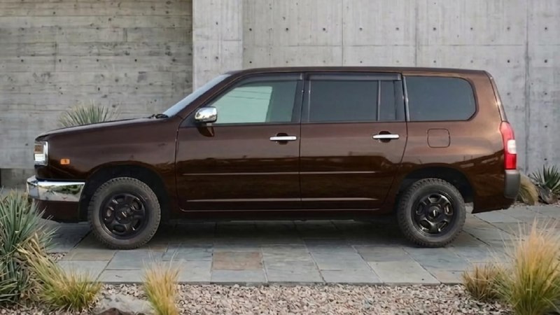 Toyota Probox превратили в мини-Land Cruiser 60 3