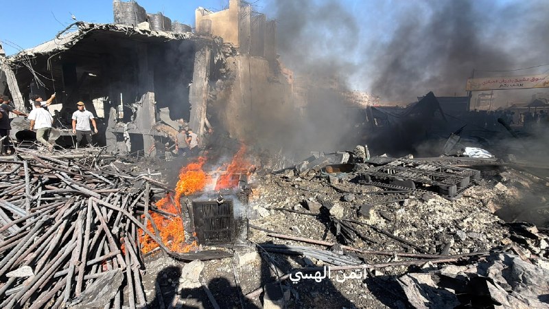 الاحتلال يقصف مصلى ومنزلاً في مخيم الشاطئ بغزة