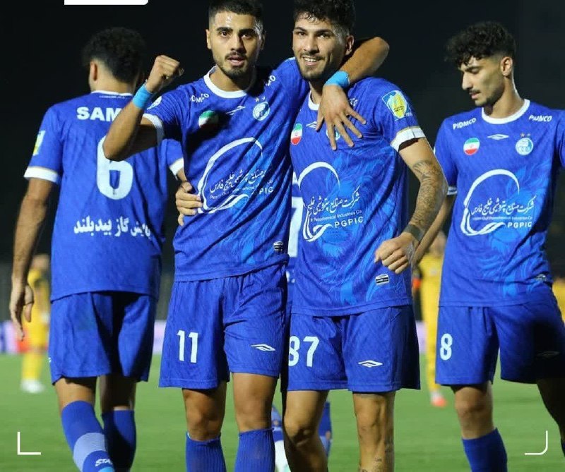 وارنانیوز دشت ورامین: آبیها با شکست طلاییپوشان موقتا صدرنشین شدند⚽️ استقلال ۲ - ۰ سپاهان📲 صفحات #وارنانیوز در فضای مجازی: 🔹 t.me/varna_news🔹