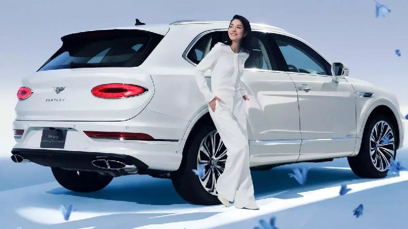Bentley представила «свадебную» версию Bentayga — лимитированную Something Blue Collection для Япони 4