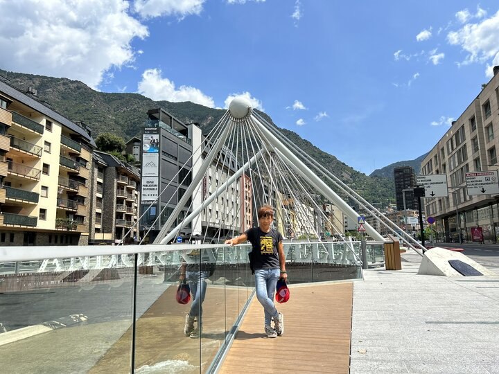 小家碧玉,光彩耀人,漫遊美麗迷人的小王國安道爾(Andorra)