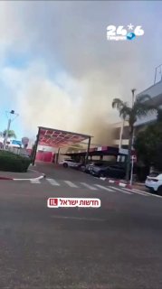 🇮🇱 לוחמי אש פועלים לחילוץ אזרחים בחניון בראשון לציון וסריקות במקביל לכיבוי השריפה.