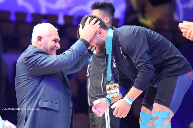 Weightlifting Magazine: بیرانوند رئیس فدراسیون جهانی را به وجد آوردبه گزارش روابط عمومی فدراسیون وزنه برداری؛ محمد جواد بیرانوند وزنه بردار دسته