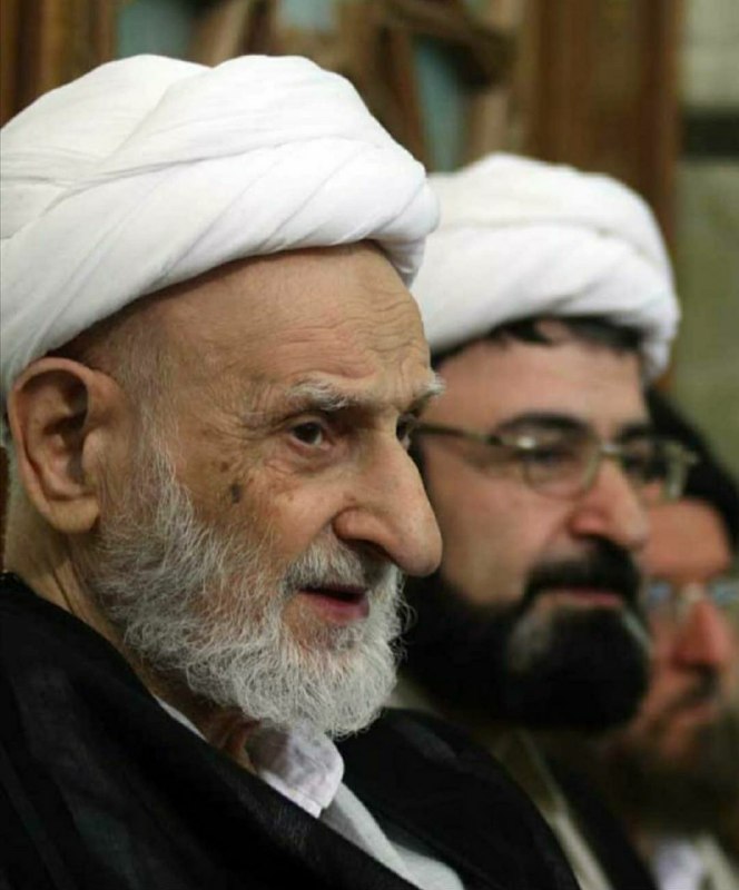 آیت الله بهجت: 🌷 نتیجه ی عمر آیت الله قاضی (رحمةالله علیه)✍ حجةالاسلام شیخ علی بهجت نقل میکند که:پدرم با استاد شروع نکرد بلکه با استاد 